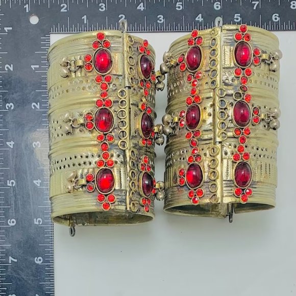 Single Handmade Kuchi Cuff Bracelet: Afghan Red Stone Tribal Jewelry - Picture 5 of 14